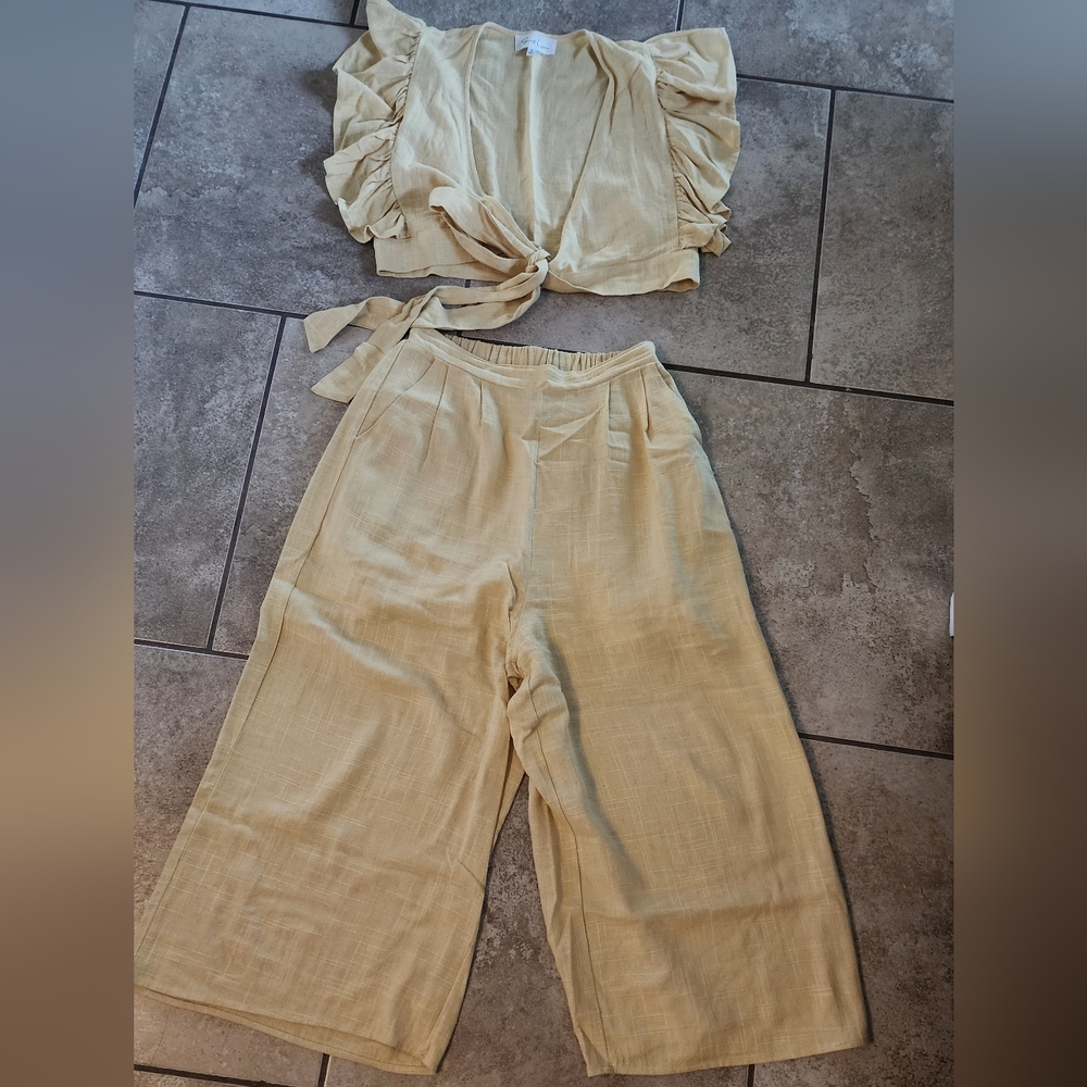 Elegant Tan Wide-Leg Pants